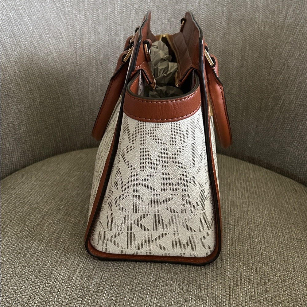 Michael Kors Selma Satchel - Picture 2 of 5